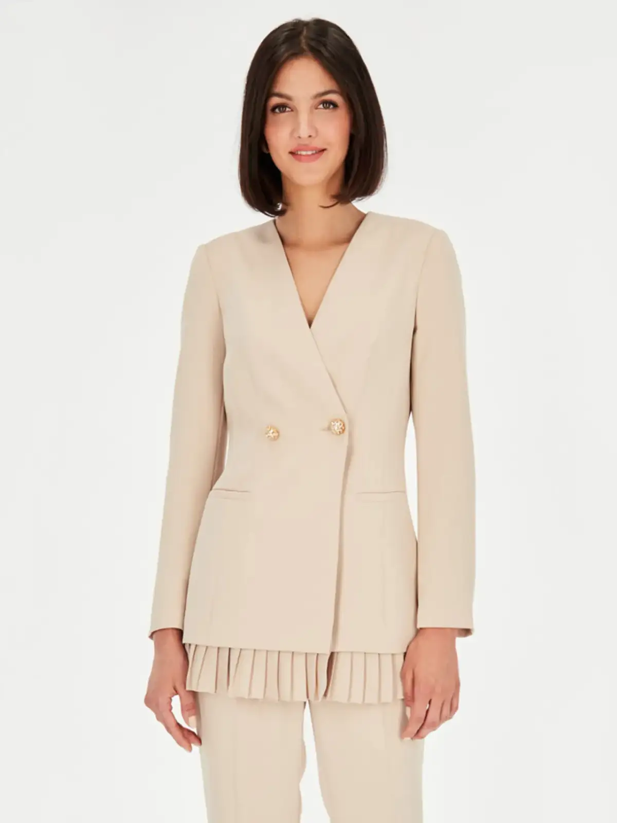 Jak się nazywa damski garnitur? Poznaj kostium i garsonkę