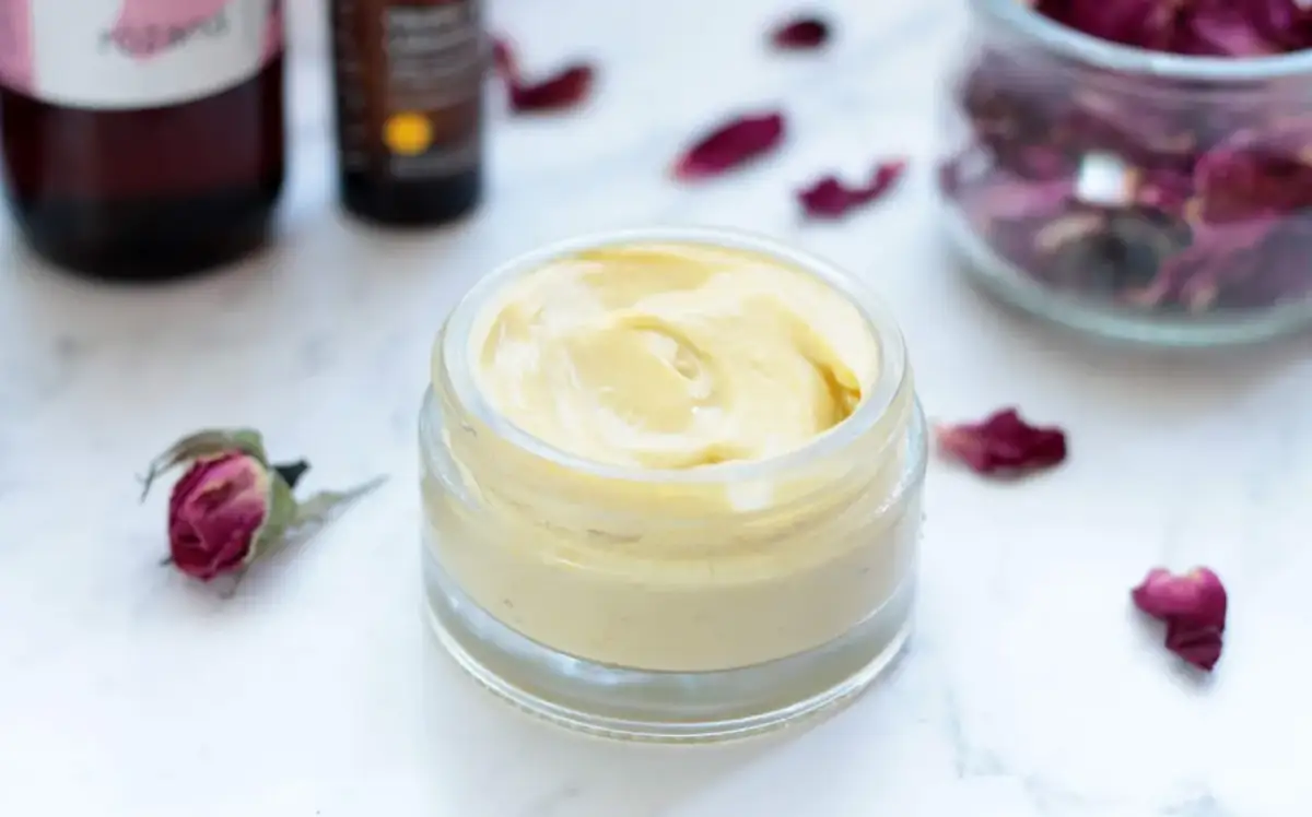 Jak zrobić róże z kremu? Stabilny krem i idealne płatki!