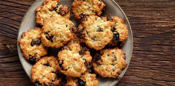 Ile piec ciastka owsiane, by były idealnie chrupiące i pyszne