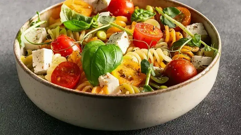 Le secret d'une sauce salade de pâtes réussie : nos meilleures astuces