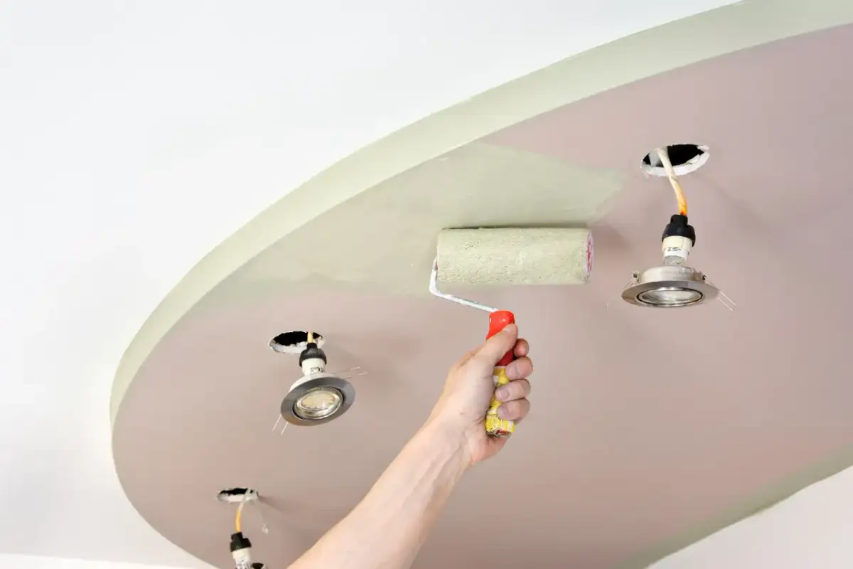 Jak samodzielnie wykonać podwieszany sufit w salonie krok po kroku