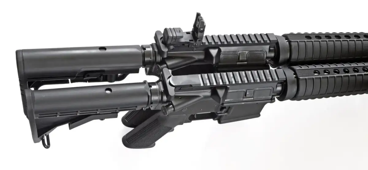 Dlaczego karabin "kopie"? Fizyka odrzutu i jak go opanować.