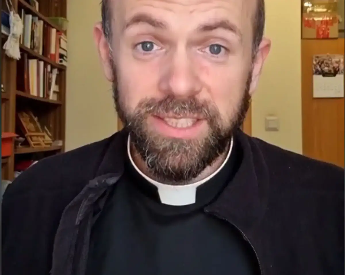 Czy czytanie Harrego Pottera to grzech? Kontrowersje i opinie duchowe