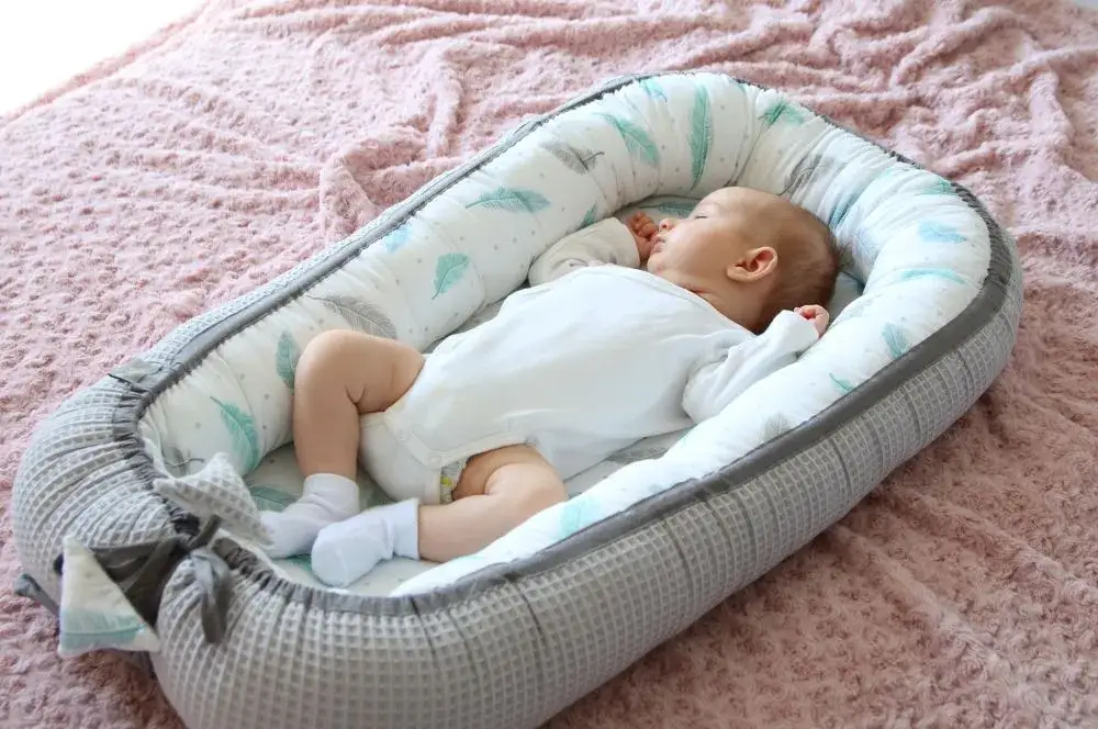 Jak zawijać dziecko w kokon: 5 bezpiecznych metod dla rodziców