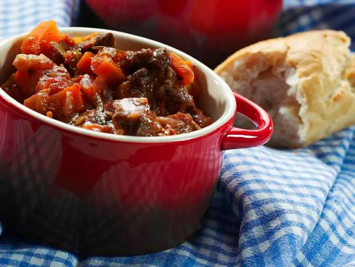 Jak długo można trzymać gulasz w lodówce, aby uniknąć zepsucia?