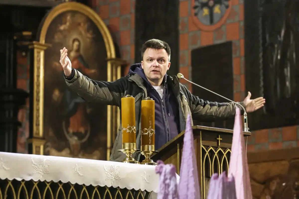 Czy Szymon Hołownia był księdzem? Prawda o jego drodze duchowej