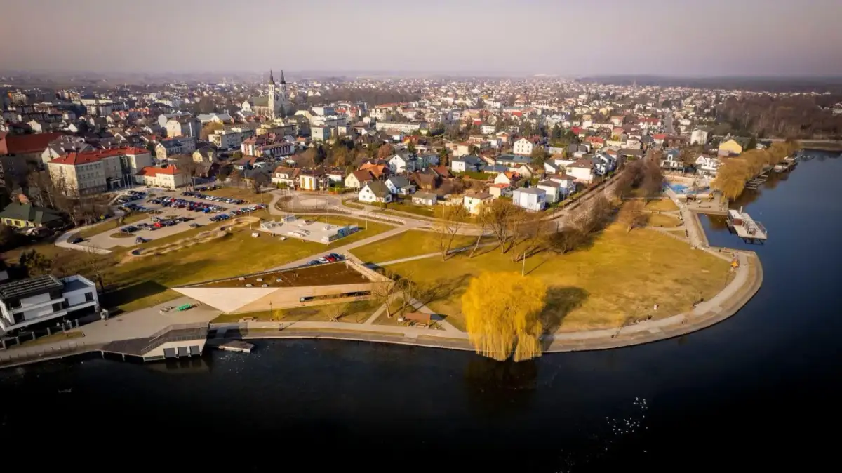 Gdzie w Świętokrzyskim można wykorzystać bon turystyczny i nie przegapić okazji