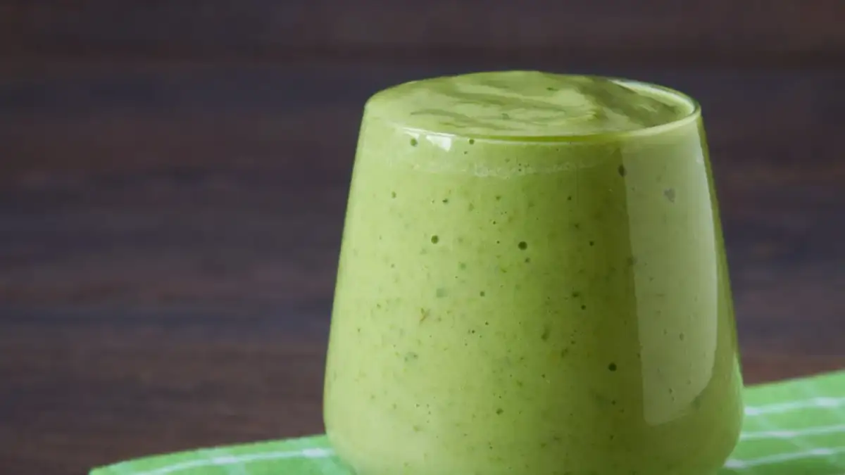 Skuteczny koktajl oczyszczający jelita przepis na zdrowie i energię