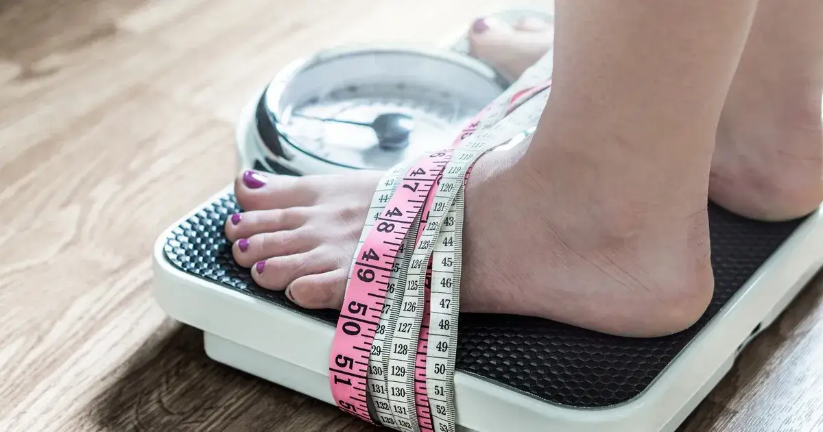 Zaburzenia odżywiania objawy: jak je rozpoznać i uniknąć zagrożeń