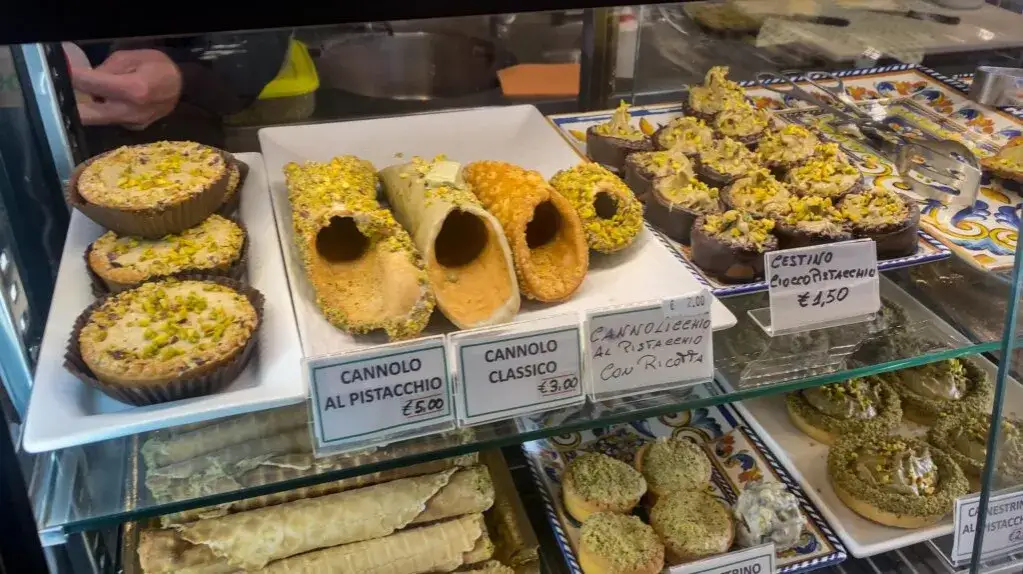 Taormina gdzie zjeść - odkryj najlepsze restauracje i lokalne smaki