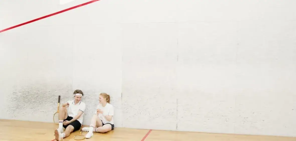 Jak zbudować kort do squasha – uniknij kosztownych błędów w budowie