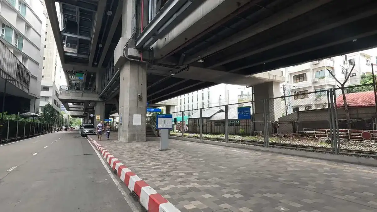 Jak dojechać na lotnisko w Bangkoku? Sprawdź najlepsze opcje transportu