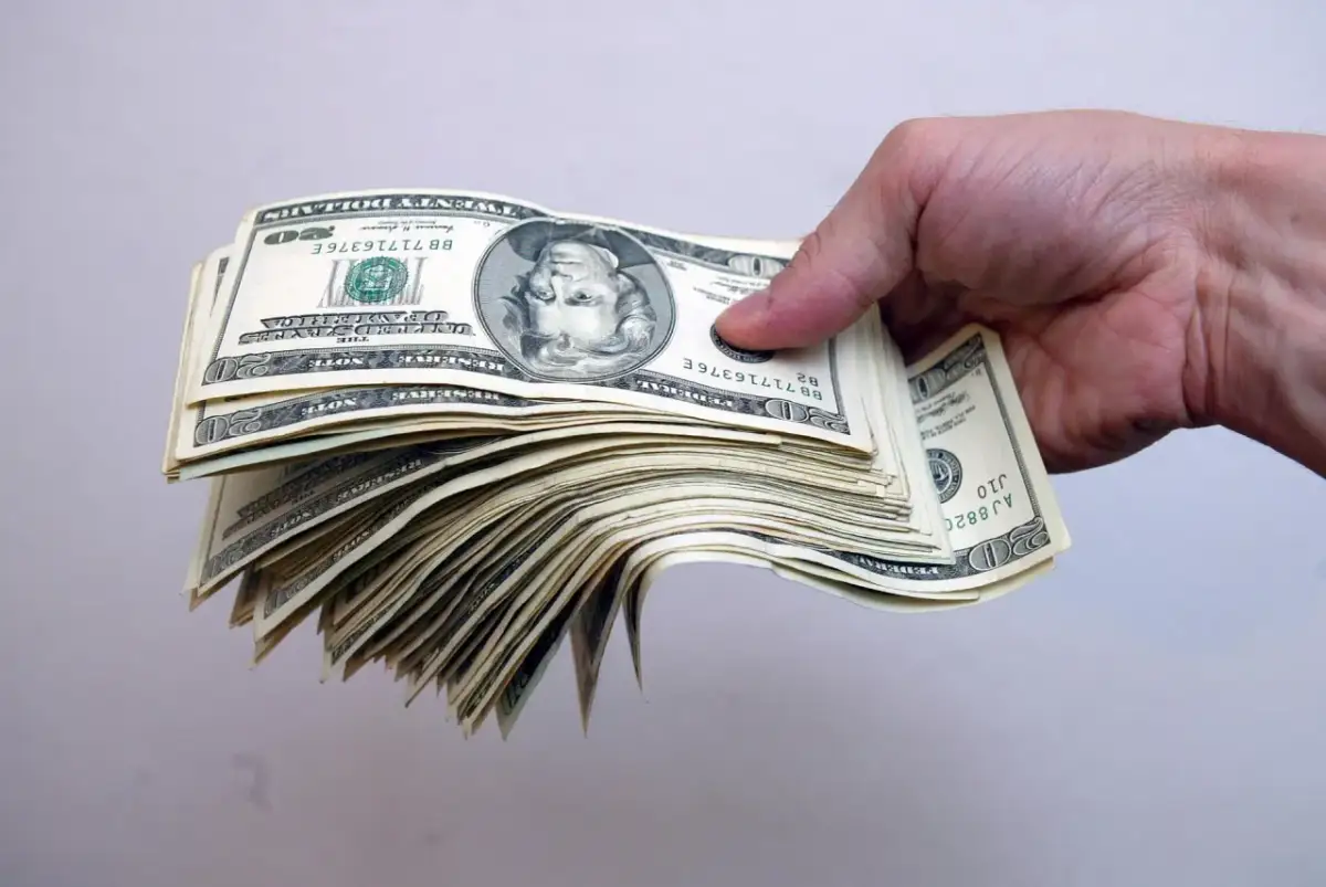 Ile zarabia okulista w USA? Zaskakujące fakty o wynagrodzeniach