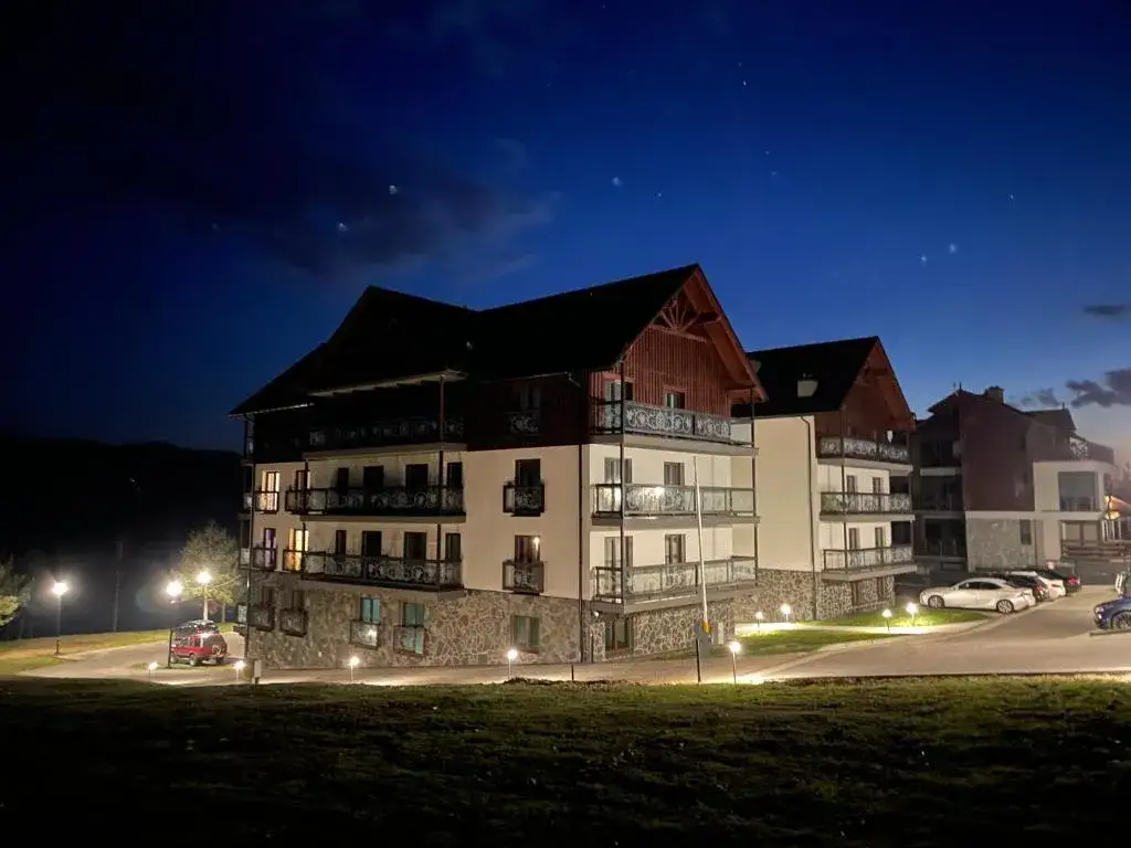 Najlepsze hotele nad jeziorem Czorsztyńskim - komfortowe noclegi w pięknej okolicy