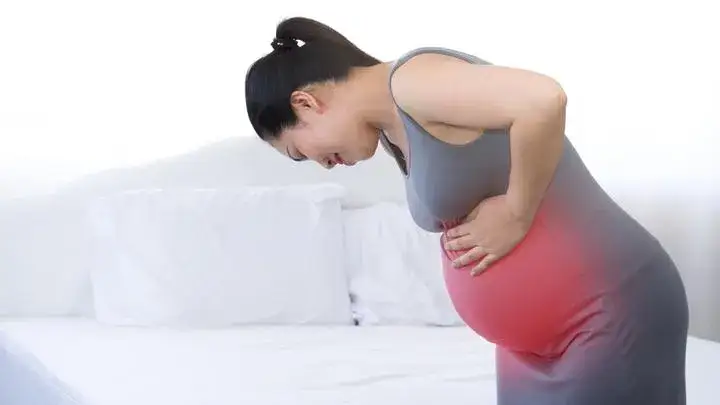 Bolesne skurcze przepowiadające: Czy to już poród? Jak sobie radzić?