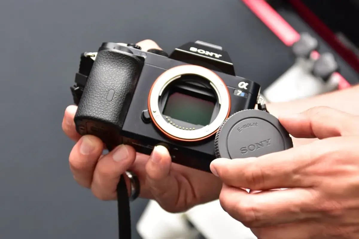 Jak podłączyć aparat do komputera - proste kroki i porady