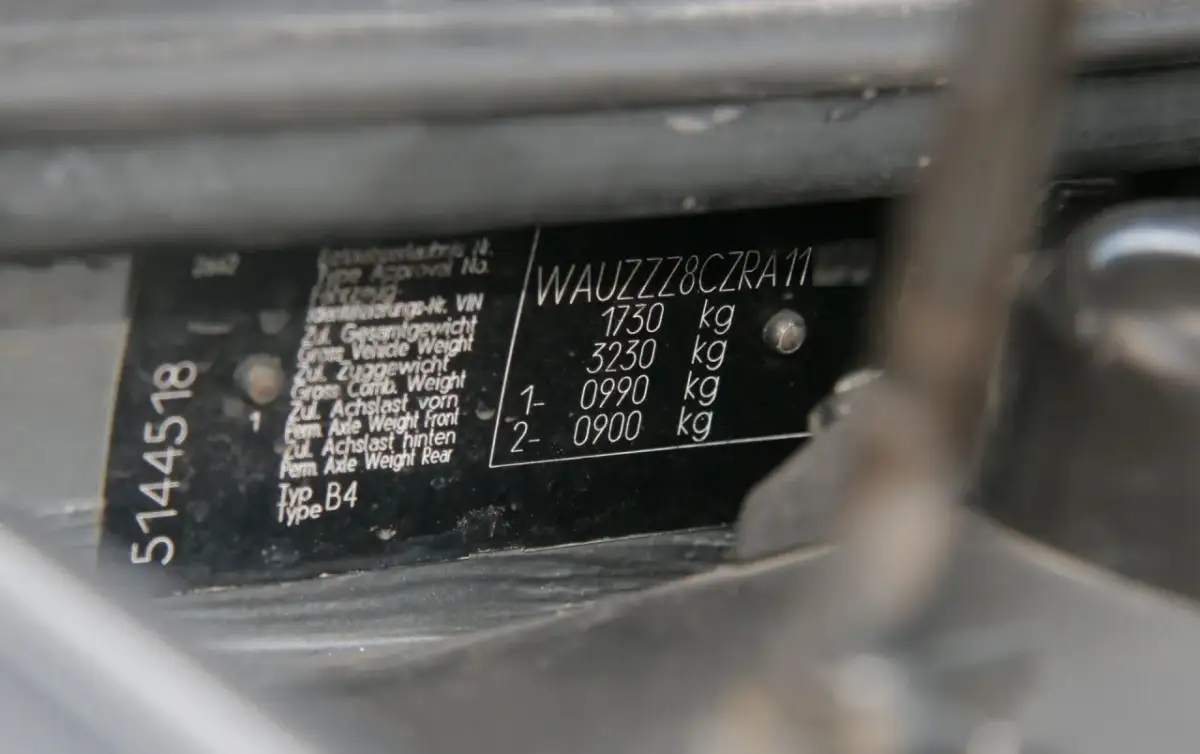 Jak sprawdzić samochód po VIN? Odkryj historię i uniknij oszustw