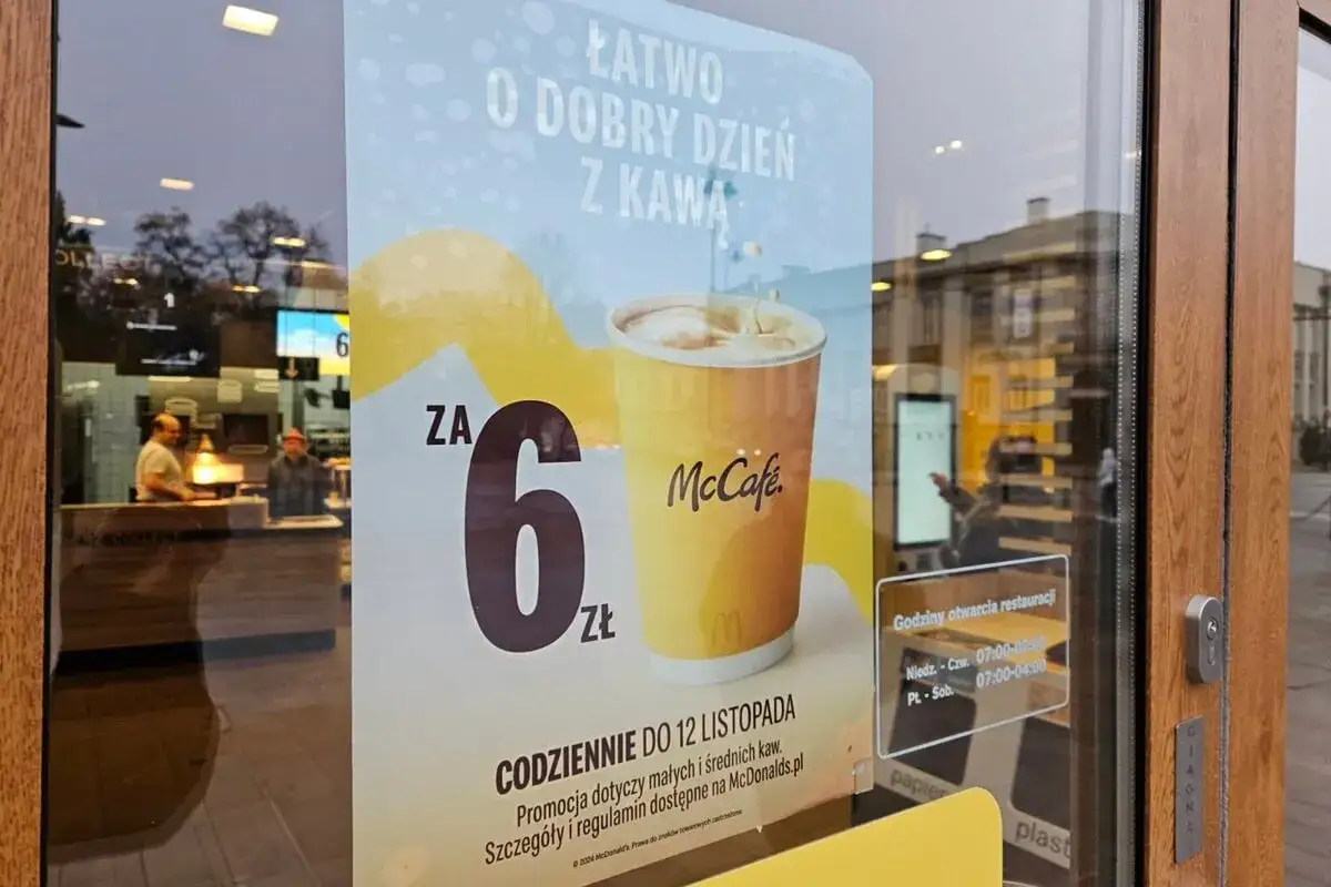 Kawa w McDonald's: Cennik 2024 i sposoby na tańsze picie!