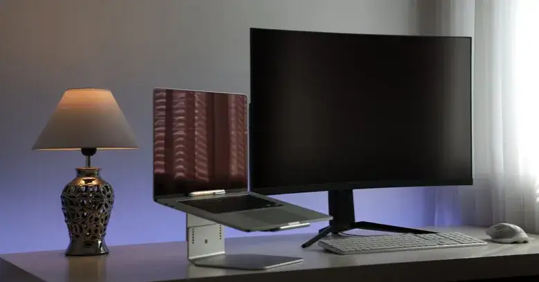 Monitor płaski czy zakrzywiony - który wybór jest lepszy dla Ciebie?