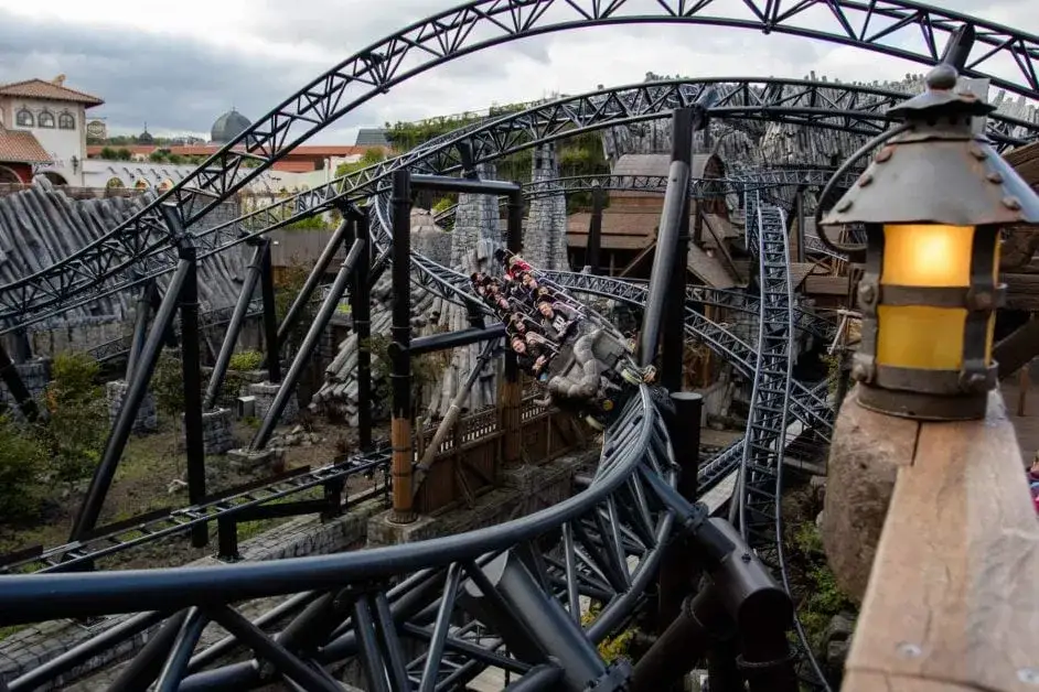 Phantasialand Attraktionen: Dein Guide für Achterbahnen & Shows