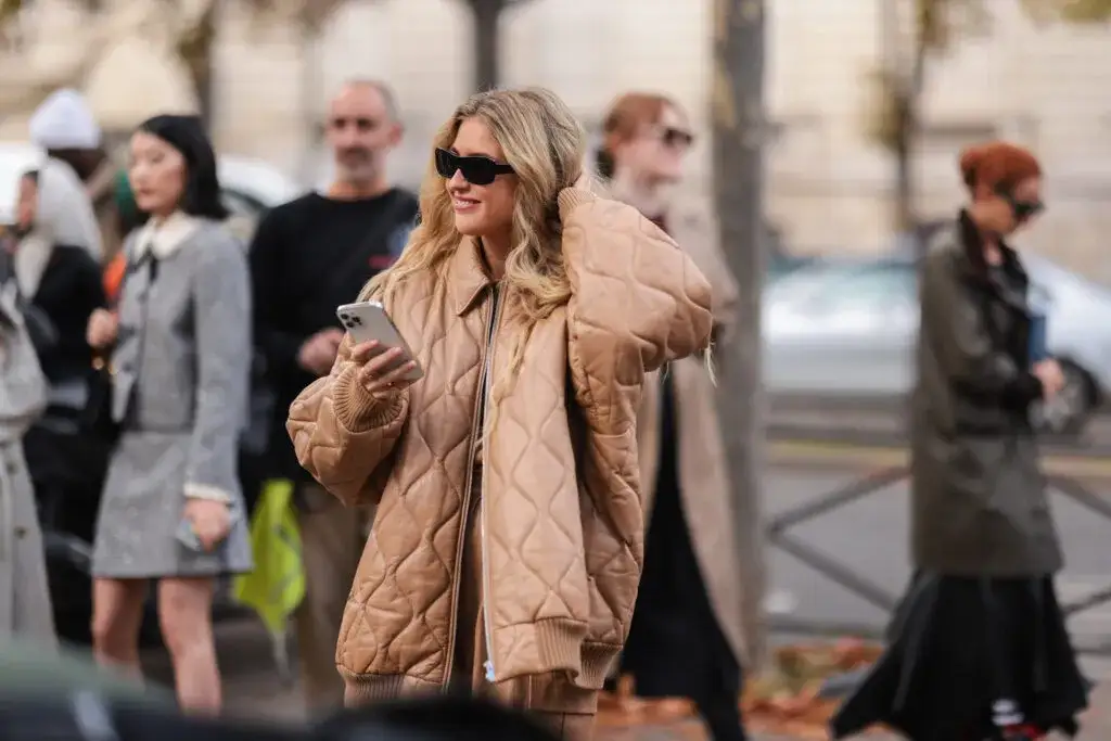 Elegancka kurtka puchowa damska – wybór, który zachwyca stylem i wygodą