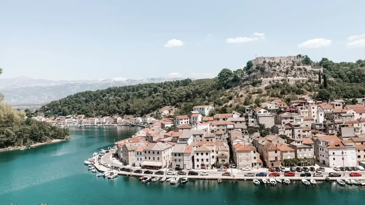 Najlepsza trasa do Zadaru: uniknij najdłuższej drogi i stresu
