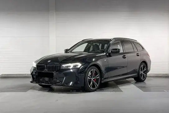 BMW 330i xDrive – moc, komfort i nowoczesne technologie w jednym.