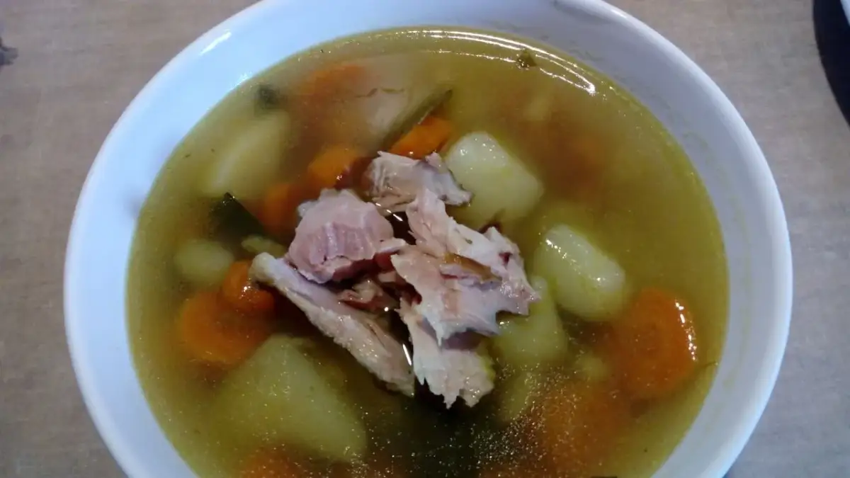 Jaka zupa na kościach wieprzowych? Sprawdzone przepisy na smakowite dania