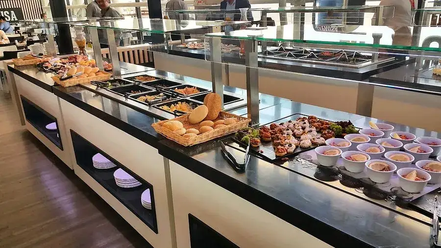 El Almuerzo en España: La Pausa Cultural que Debes Entender