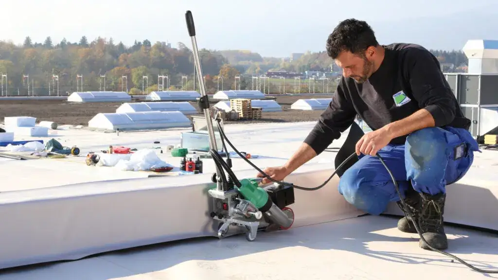 Jak zgrzać folię ogrodową: skuteczne metody i najczęstsze błędy