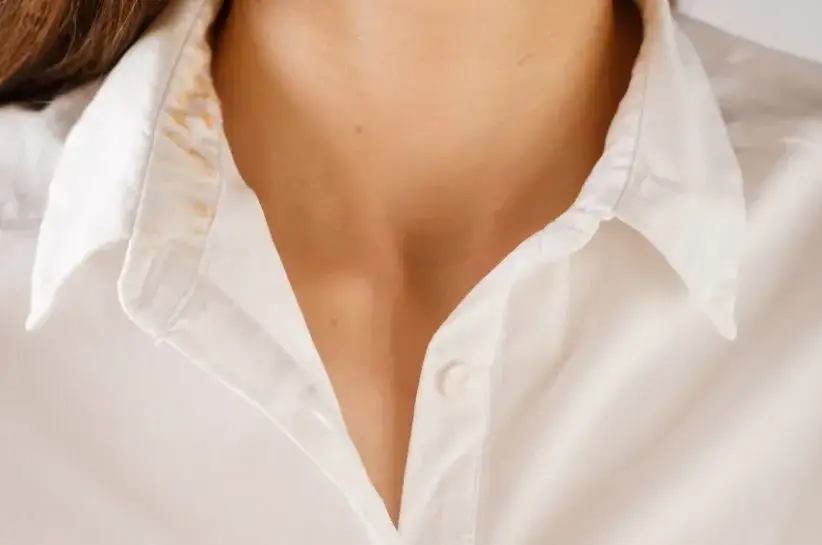 Skuteczne sposoby na zmycie podkładu z bluzy bez uszkodzeń tkaniny