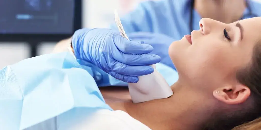 Nadczynność przytarczyc objawy psychiczne – jak je rozpoznać i leczyć