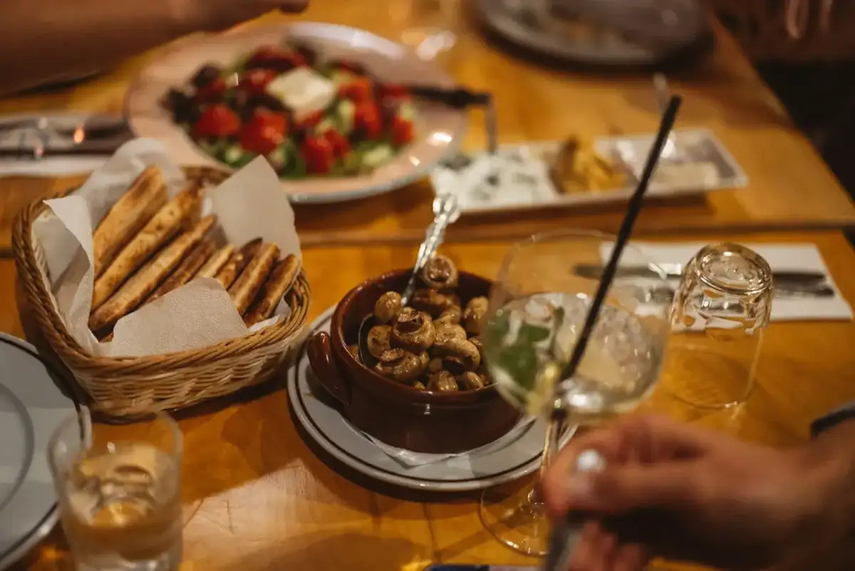 Larnaka gdzie zjeść: odkryj najlepsze restauracje i smaki Cypru