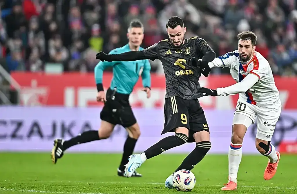 Koniec czekania! Ekstraklasa wraca 30.01.2026. Terminarz rundy wiosennej