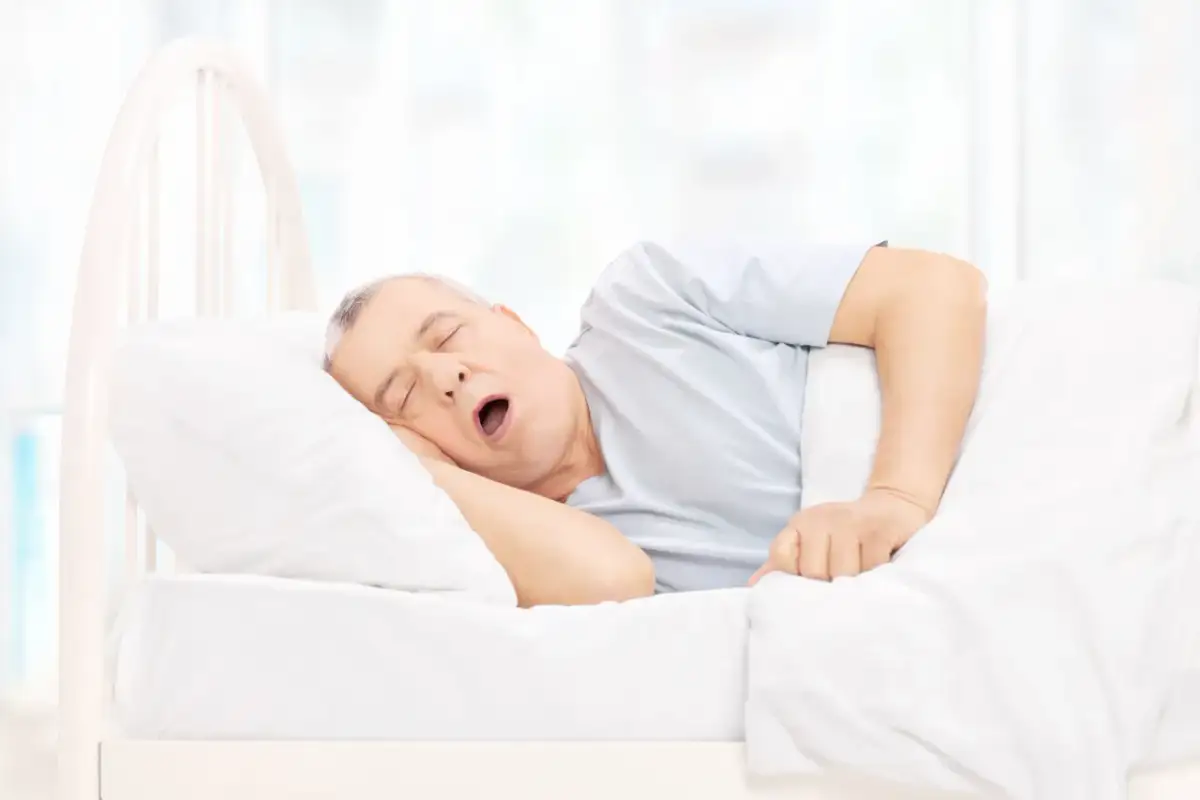 Bezdech senny: przyczyny, ryzyko, skutki. Czy jesteś zagrożony?