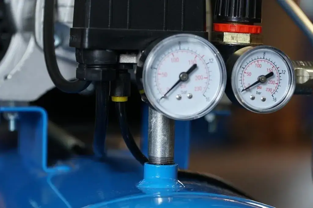 Jak podłączyć odwadniacz do kompresora: 5 prostych kroków