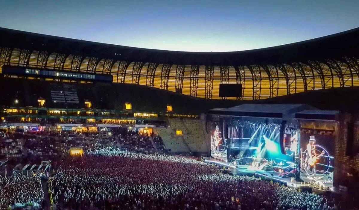 Ile trwa koncert Comy? Zaskakujące różnice w czasie trwania koncertów