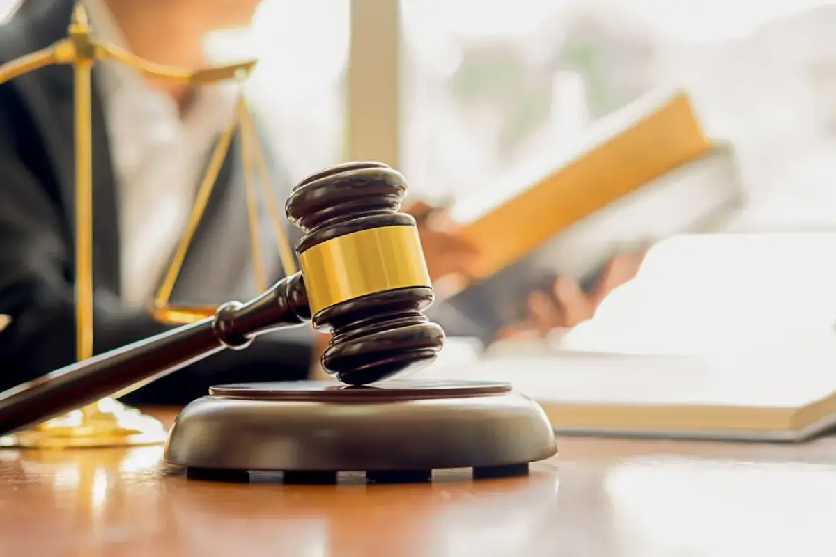 Wyrok w zawieszeniu: Co to jest? Warunki, obowiązki i konsekwencje