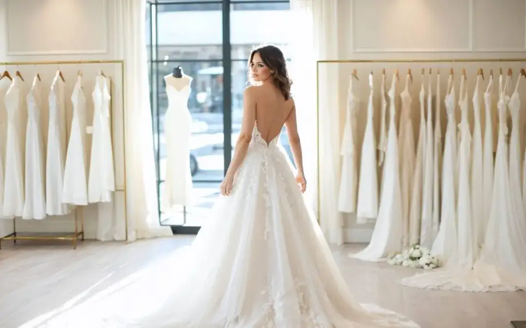 Suknia ślubna z kołem czy bez? Wybierz mądrze!