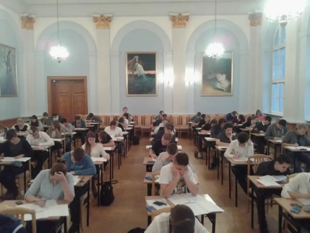 Jak napisać rozprawkę interpretacyjną - skuteczne kroki i porady