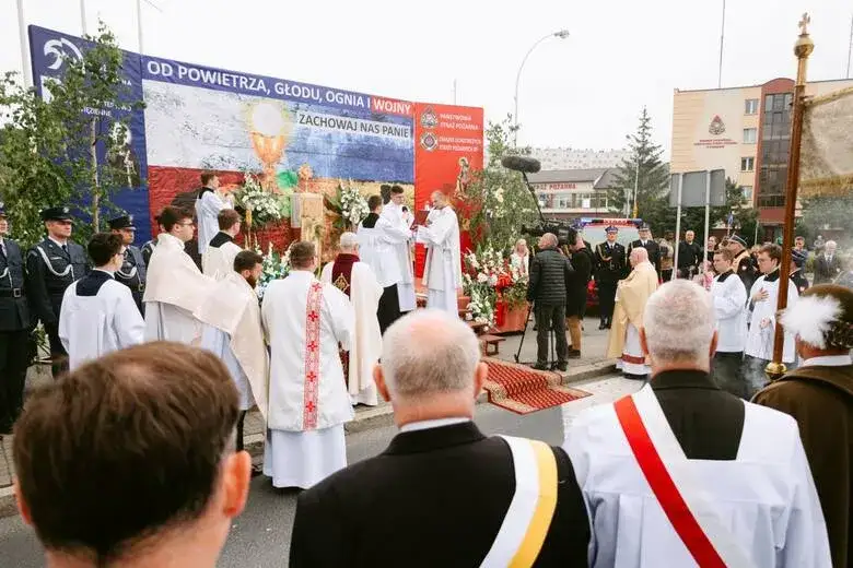 Dlaczego w Boże Ciało są 4 ołtarze? Symbolika i historia tradycji katolickiej