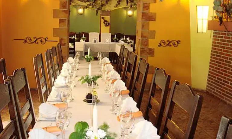 Gdzie zjeść w Otwocku? Odkryj idealne miejsca na każdą okazję!