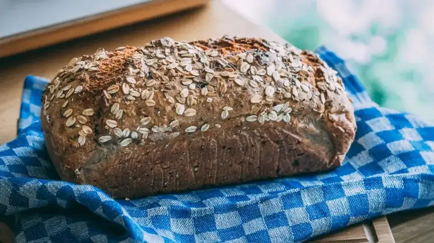 Przepis na zdrowy chleb z maszyny – łatwy sposób na pyszny wypiek