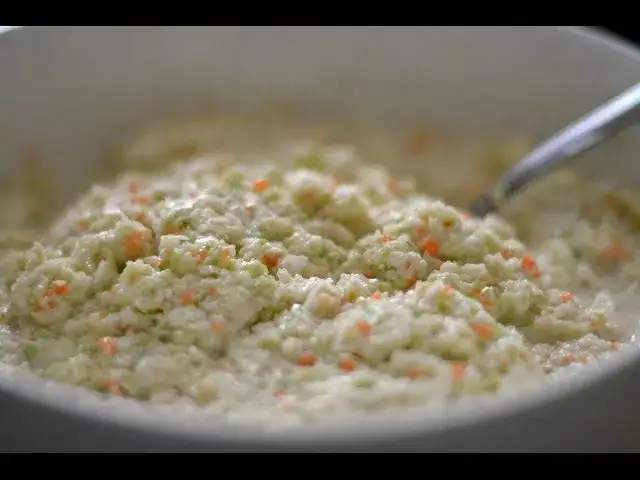 Receta fácil de ensalada de repollo y zanahoria KFC para sorprender