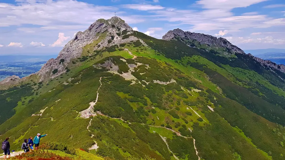 Giewont: najłatwiejszy szlak z Kuźnic. Czy dasz radę?
