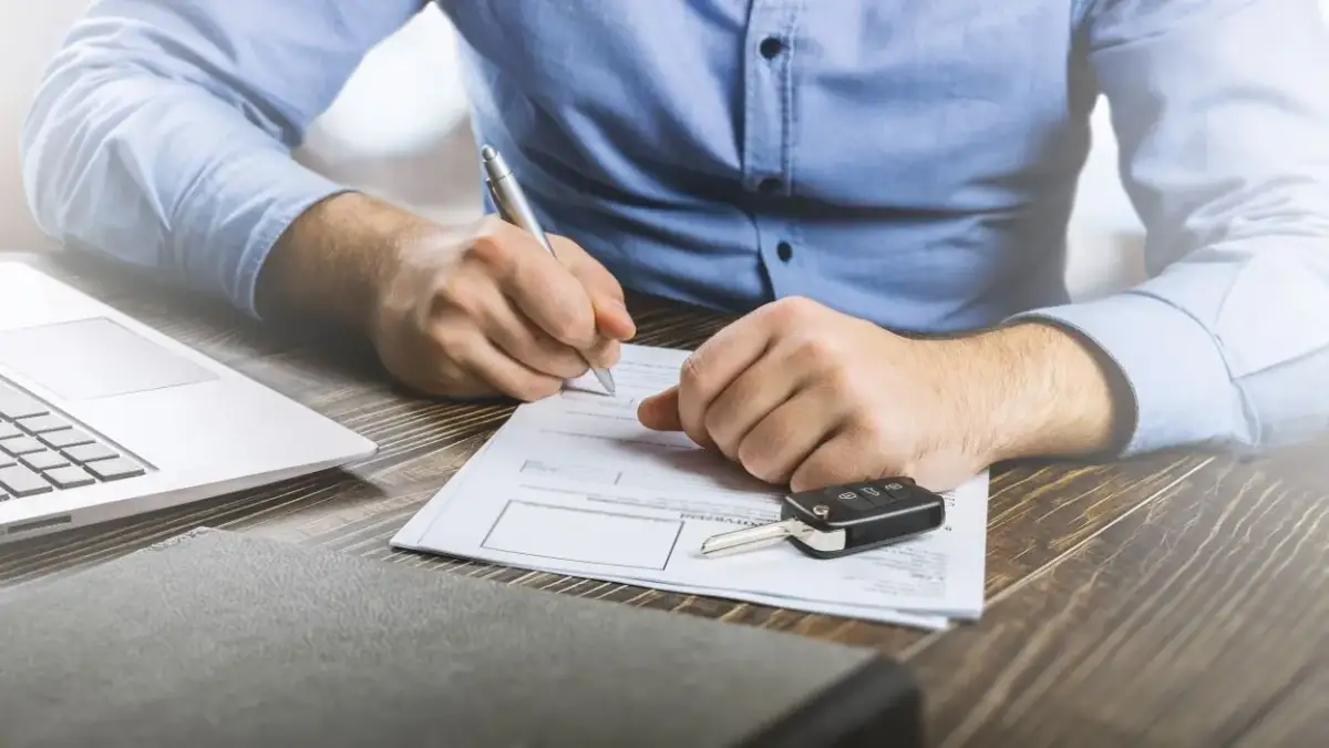 Jak wyrejestrować motorower bez błędów – krok po kroku, dokumenty i koszty