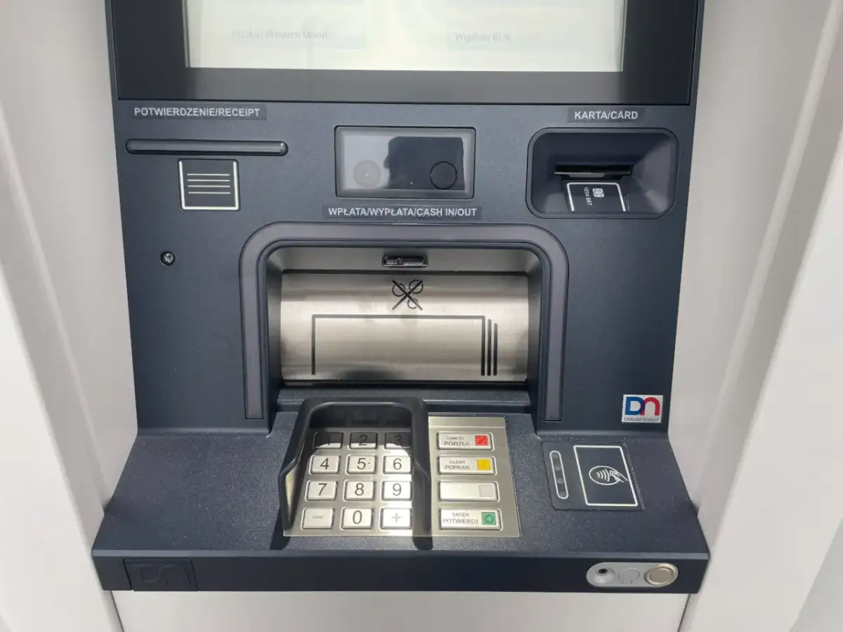Bankomat Nest Bank, darmowe bankomaty. Wpłata, wypłata, potwierdzenie, karta.