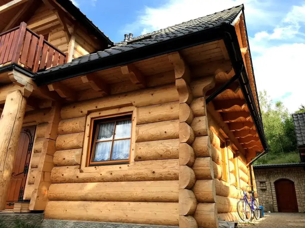 Czy domy z bali są ciepłe? Odkryj ich wyjątkowe właściwości izolacyjne