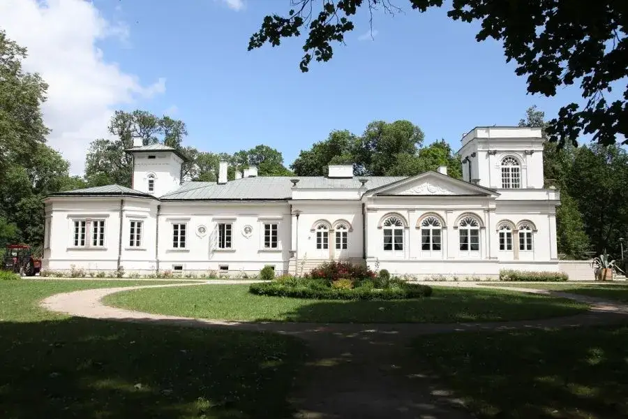 Centrum rzeźby w Orońsku - historia, wystawy i atrakcje czekają