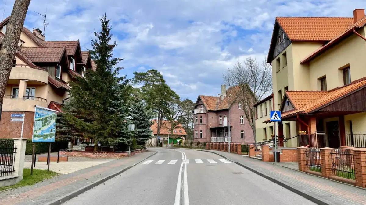 Krynica Morska gdzie leży - odkryj jej wyjątkowe położenie w Polsce